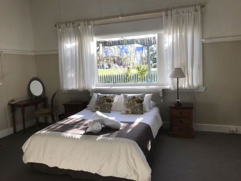 Dunkeld Old Bakery Accommodations - Accommodation Directory 0