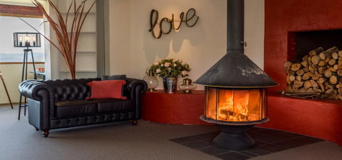 Eagle View Escape - Accommodation Directory 3