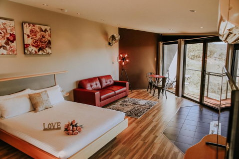 Eagle View Escape - Accommodation Directory 2
