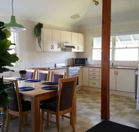Edward Lane Apt3 - Accommodation Directory