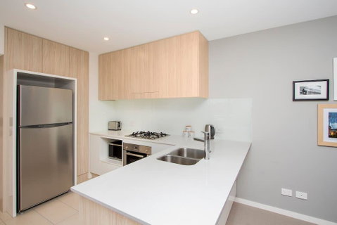 Elite Elegance 2BR@Hamilton APT With Parking - Accommodation Directory 1