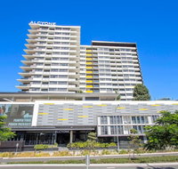Elite elegance 2BRHamilton APT with Parking - Accommodation Directory