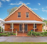 Eliza 1875 Red Brick Duplex Townhouse - Accommodation Directory
