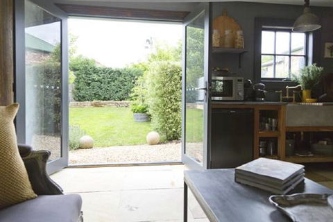 Elm Cottage Barn - Accommodation Directory 2