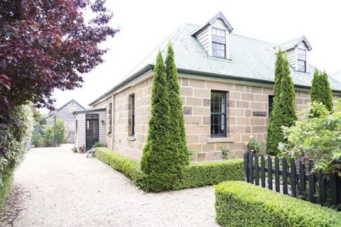 Elm Cottage Barn - Accommodation Directory 0