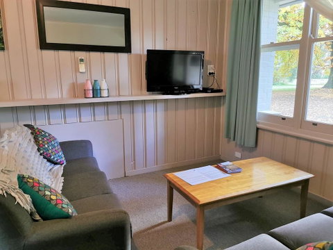 Elm Lodge Bright - Accommodation Directory 3