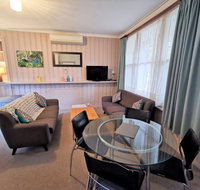 Elm Lodge Bright - Accommodation Directory