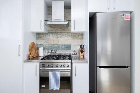 Endsleigh II - Cosy 2 Bedroom Villa, Free Wifi, Near CBD - Accommodation Directory 3