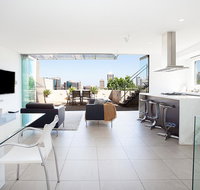 Enjoy Leafy Urban Outlooks in Modern Lifestyle Retreat - Accommodation Directory