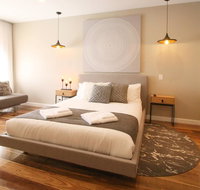 EVOLVE Near Adelaide CBD - Netflix / Wine / Lock up Garage - Accommodation Directory