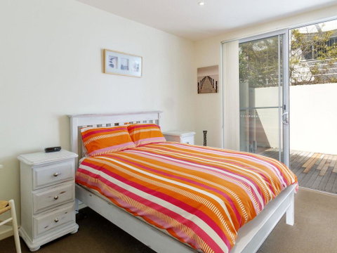 Executive Garden Apartment - Accommodation Directory 3