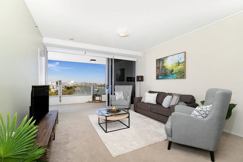 Executive Lux 3 Bedroom - Brisbane CBD - Views - Pool - Wifi - Free Parking - Accommodation Directory 1