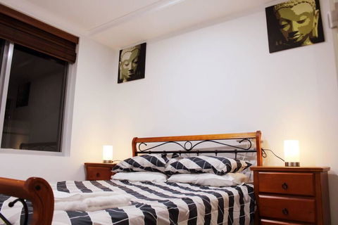 Executively Styled 2 Bed, 2 Bath, Perfect Location - Accommodation Directory 3