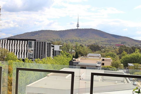 Executively Styled 2 Bed, 2 Bath, Perfect Location - Accommodation Directory 1