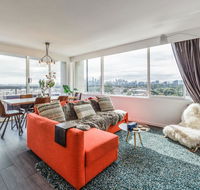 Exquisite 2 bed apartment with beach  city views - Accommodation Directory