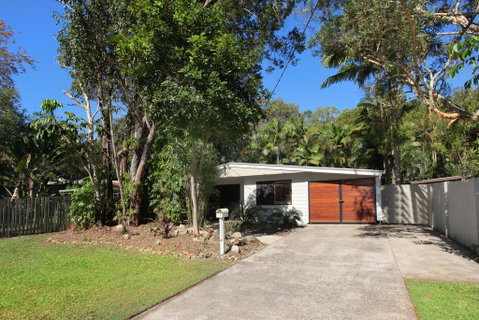 FABULOUS HOLIDAY HIDEAWAY - COOLUM BEACH - Accommodation Directory 2