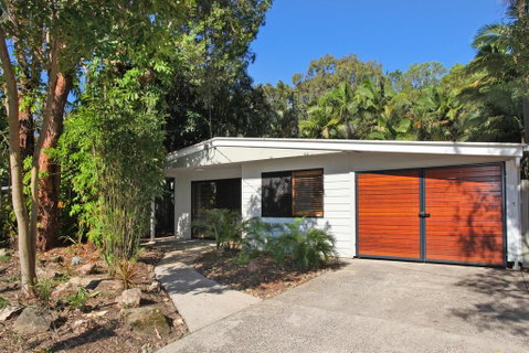 FABULOUS HOLIDAY HIDEAWAY - COOLUM BEACH - Accommodation Directory 3