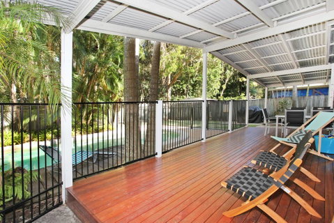 FABULOUS HOLIDAY HIDEAWAY - COOLUM BEACH - Accommodation Directory 1