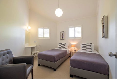 Fabulous Kangaroo Point 3 Bedroom Apartment - Accommodation Directory 1