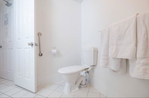 Fabulous Kangaroo Point 3 Bedroom Apartment - Accommodation Directory 2