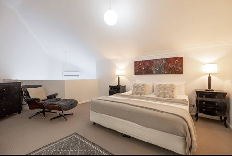Fabulous Kangaroo Point 3 Bedroom Apartment - Accommodation Directory 0