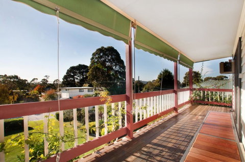 FAMILY GETAWAY - DROMANA - Accommodation Directory 0