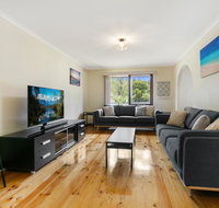 Family Getaway - Walk to Bay Beach - Accommodation Directory