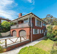 FAMILY with children of all ages - Water/Bridge View - Accommodation Directory