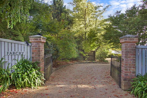 FARCRY - Accommodation Directory 0