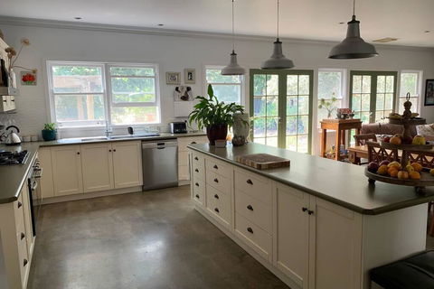 Farm House At The Gateway To The King Valley - Accommodation Directory 3