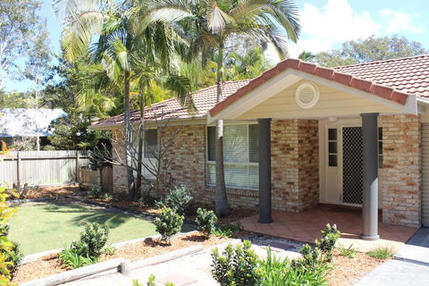 FRANGIPANI BEACH HOUSE - PET FRIENDLY 22 Belbourie Cres Boomerang Beach - Accommodation Directory 0