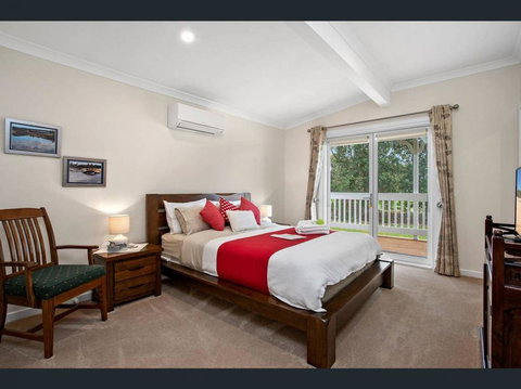 GALBRAITH BEACH STUDIO 3 - Accommodation Directory 1
