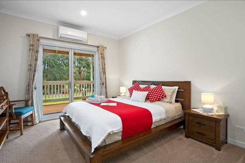 GALBRAITH BEACH STUDIO 3 - Accommodation Directory 0