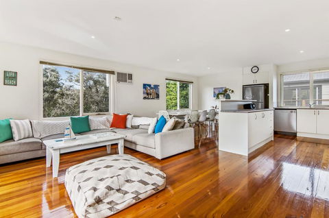 GDay Beach House - Accommodation Directory 2