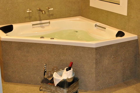 Georges At Hepburn - Miner's Cottage - Accommodation Directory 2