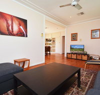 Glandore Estate Vineyard Homestead onsite cellar door  walk to restaurants incl EXP - Accommodation Directory