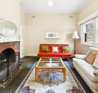 GlenIris Beautiful 6BedderFamily House2BathPool - Accommodation Directory