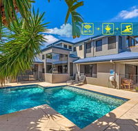 Gold Coast Stunning Waterfront Holiday Retreat - Accommodation Directory