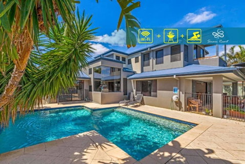 Gold Coast Stunning Waterfront Holiday Retreat - Accommodation Directory 0