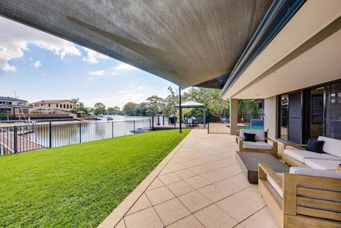 Gold Coast Stunning Waterfront Holiday Retreat - Accommodation Directory 3