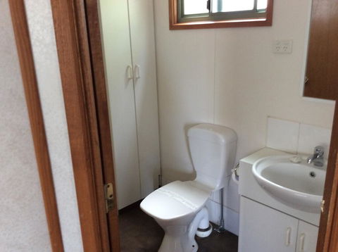Golden Country Motel And Caravan Park - Accommodation Directory 2