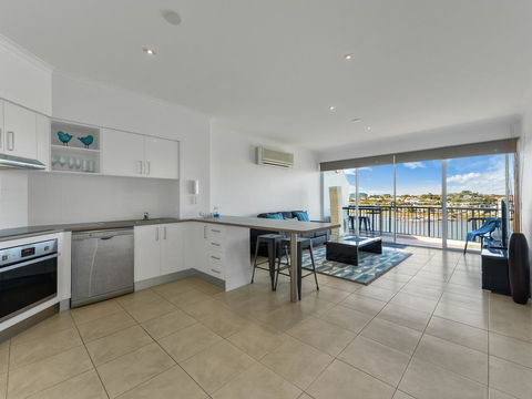 Goldsborough Place Apartments - Accommodation Directory 1