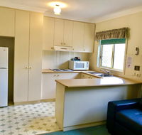 Golfview Motor Inn - Accommodation Directory
