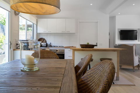 Grand Capella Villa 1 - Accommodation Directory 2