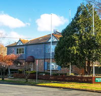 Grand Country Lodge - Accommodation Directory