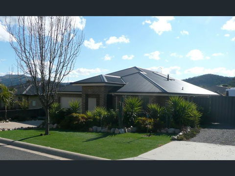 Hampton On Toner - Accommodation Directory 0