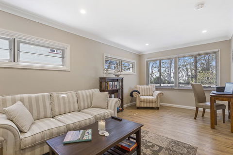 Hamptons At The Bay - Accommodation Directory 2