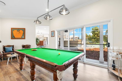 Hamptons On Figtree - Accommodation Directory 2