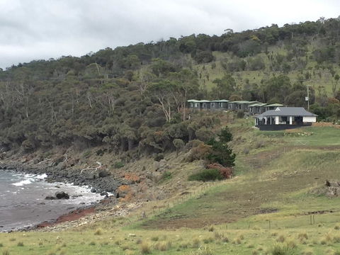 Hamptons On The Bay - Accommodation Directory 0