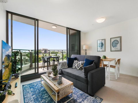 HARBOURSIDE- Hosted By: L'Abode Accommodation - Accommodation Directory 0